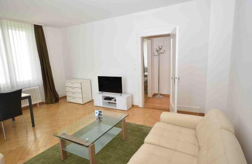 District 2 Appartement | 2BR flat near lake and central - Stardust 22