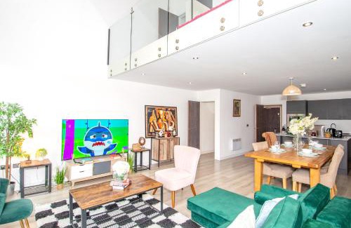 Bradford Appartement | 2BR Flat WiFi, Parking Contractors & Families