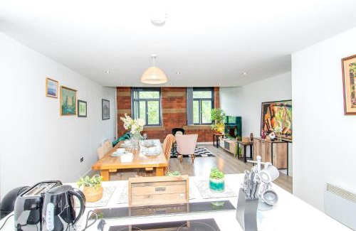 Bradford Appartement | 2BR Flat WiFi, Parking Contractors & Families
