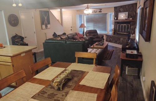 Pinetop Maison | 2BR Gated Escape With A Pool And Walk to Dining and Trails