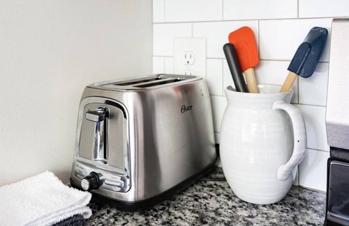 Charlotte Maison | 2BR Haven 306C Close to Charlotte’s Uptown