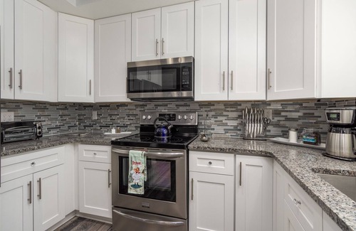 Littleton Maison | 2BR Hidden Gem-Walk To Shops,Trails, and Wedding Venue. Red Rocks > Quick Uber