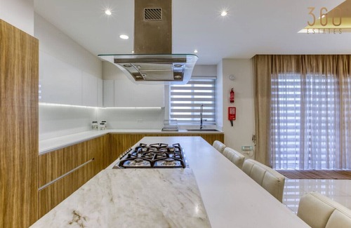 Mosta Appartement | 2BR Home in Mosta with Terrace & Vineyards View!