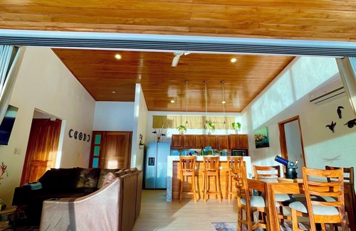 Portalon Maison | 2BR Jungle Villa with Infinity Pool and Manual Antonio Ocean Views