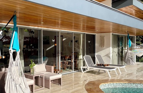 Portalon Maison | 2BR Jungle Villa with Infinity Pool and Manual Antonio Ocean Views