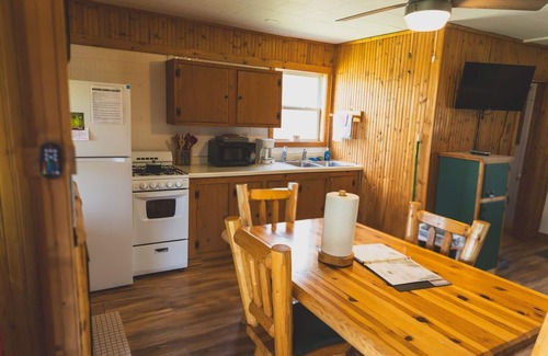 Backus Cabine | Balsam Cabin Lakefront w / Private Launch & Dock