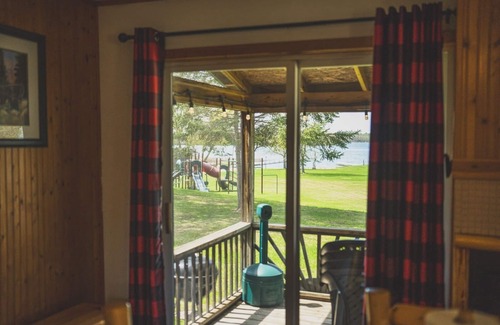 Backus Cabine | Balsam Cabin Lakefront w / Private Launch & Dock
