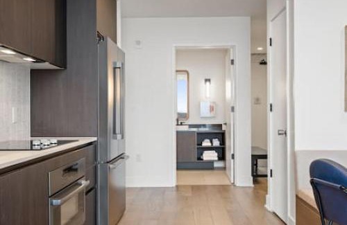 Rainey Street Historic District Appartement | 2BR Lux Highrise + Austin + Vibrant Rainey St