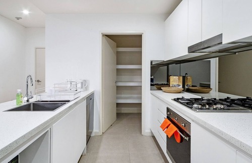 Mascot Appartement | 2BR Mascot Apartment near Airport & CBD