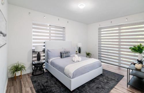 Coconut Grove Maison | 2BR Miami Condo - Near Marina & Attractions