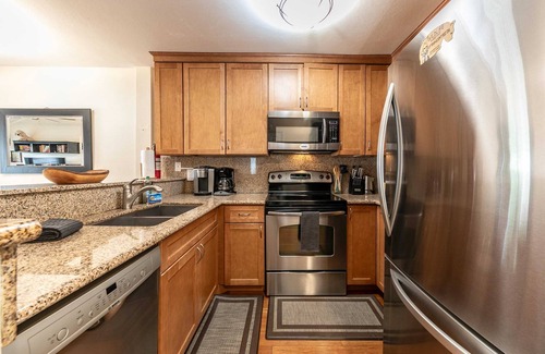 Alpine Meadows Copropriété | 2BR Mins to Alpine Base Area at Palisades!