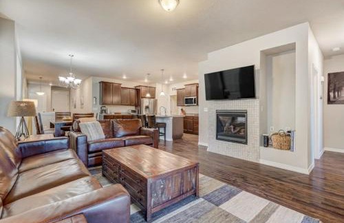Rockrimmon Maison | 2BR Mtn Views USAF Academy Newly Build Central AC