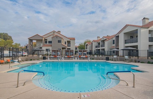 Desert View Village Copropriété | 2BR Next to TPC Golf | Pool access | Fitness Gym