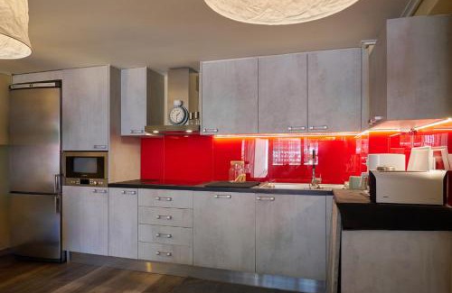 Voula Appartement | 2BR Oasis South Riviera Stay MK