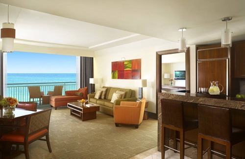 Paradise Island Copropriété | 2BR Oceanfront Suite – The Reef Atlantis, Full Kitchen & Balcony Sleeps 9