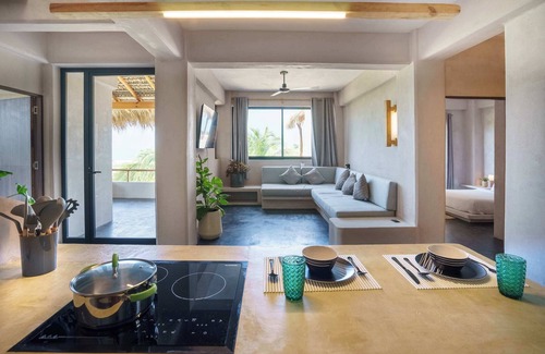 Santa Maria Appartement | 2BR Penthouse | Private Roof Deck | AC | Daily Clean