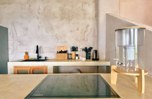 Santa Maria Appartement | 2BR Penthouse | Private Roof Deck | AC | Daily Clean