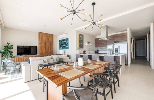 El Tezal Appartement | 2BR Penthouse with Private Rooftop & Seaview & Pool