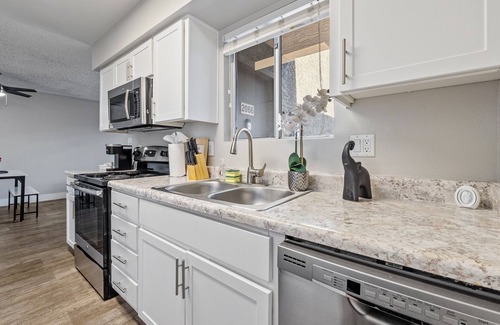 Mesa Appartement | 2BR/Pool/Gym/1 Mi To Banner Hospital