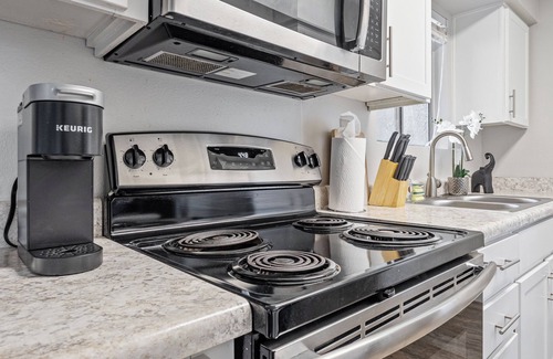 Mesa Appartement | 2BR/Pool/Gym/1 Mi To Banner Hospital