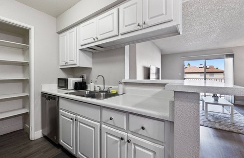 Mesa Appartement | 2BR/Pool/Gym/1 Mi To Banner Hospital