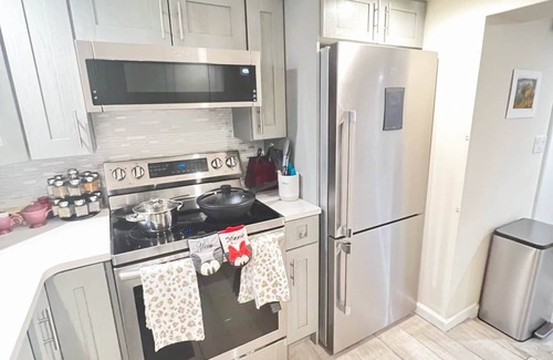 Bay Shore Appartement | 2br Private Apt, Pet Pal, Events, LTR, STR, Cozy