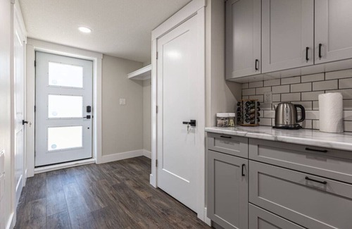 Kitchener Appartement | 2BR Sleeps 6 +Wifi+Parking+Pet