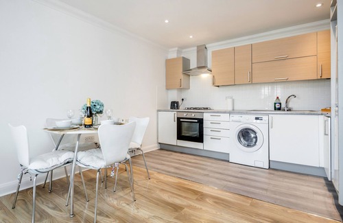 Alibon Appartement | 2BR-Sleeps4-Parking-EastLondon