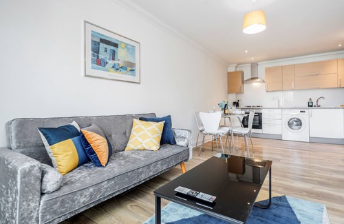Alibon Appartement | 2BR-Sleeps4-Parking-EastLondon