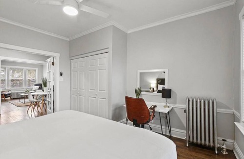Avondale Appartement | 2BR Stylish Apartment in Avondale close to Shops - Roscoe 1W