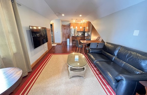 Inman Square Copropriété | 2BR Top Floor PH Apt w/ Private RoofDeck in Central Sq, minutes to Harvard&MIT