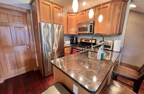 Inman Square Copropriété | 2BR Top Floor PH Apt w/ Private RoofDeck in Central Sq, minutes to Harvard&MIT