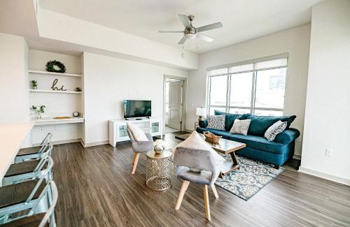 Third Ward Appartement | 2BR Uptown Furnished Apartment near Truist Fields apts
