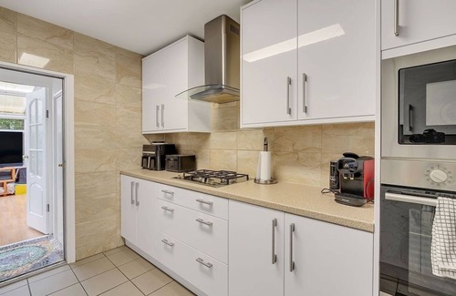 William Morris Appartement | 2BR Victorian Home - Perfect for Cozy Getaways