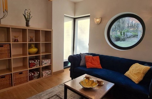 Molnlycke Appartement | 2BR Villa - 2 Beds - Parking lot - Great for Workers