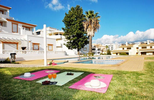 Olhos D'Agua Appartement | CHARMING APARTMENT,SEA VIEWS,WIFI,AC,WALKING DISTANCE TO THE BEACH