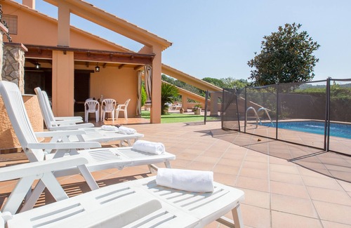 Puigventos Villa | 2CIP01-12pax - Maison d'une capacité de 12 personnes et piscine privée située dans un quartier calme