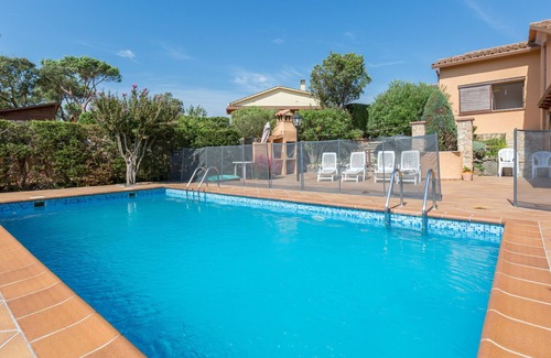 Puigventos Villa | 2CIP01-14pax - Maison d'une capacité de 14 personnes et piscine privée située dans un quartier calme