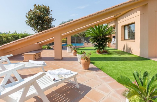 Puigventos Villa | 2CIP01-14pax - Maison d'une capacité de 14 personnes et piscine privée située dans un quartier calme