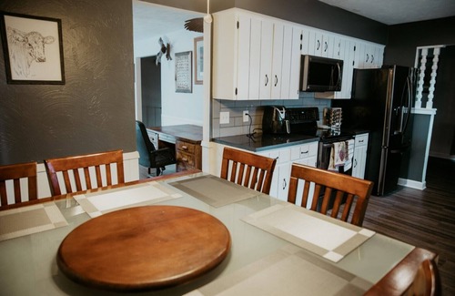 Millard Maison | 2Min Drive to I-80/Millard - Millard Area - West Omaha - Quiet Neighborhood