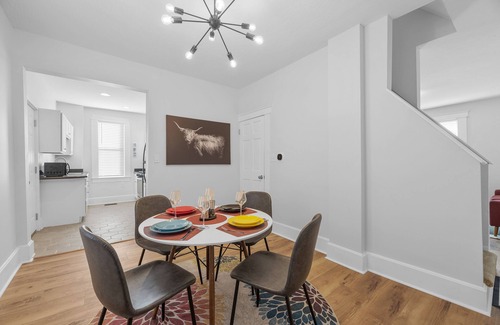 Merion Village Maison | 2min→German Village ✱Full Kitchen✱A/C✱Fireplace
