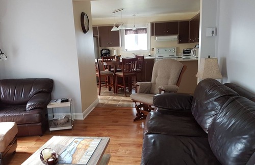Kamouraska Appartement | Appartement au 2e étage d'une maison privée situé au village de Kamouraska