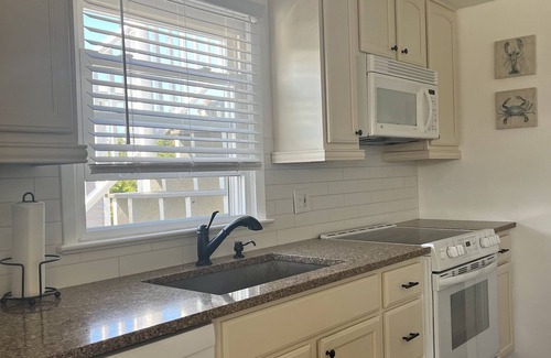 Barnegat Light Appartement | Beau, ensoleillé, Oceanside Duplex, premier étage, à louer