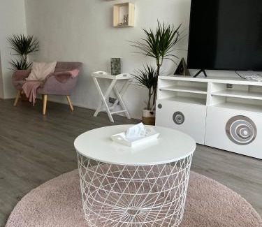 Mondfeld Appartement | 2Z-Ferienwohnung, umgeben vom Spessart & Main