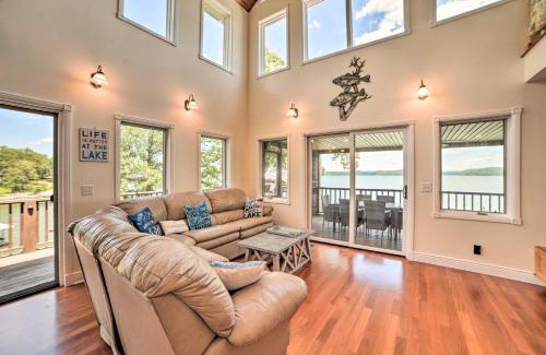 New Concord Maison | 3,000 Sq Ft A-Frame Home on Kentucky Lake with Dock!
