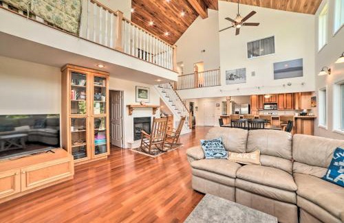 New Concord Maison | 3,000 Sq Ft A-Frame Home on Kentucky Lake with Dock!