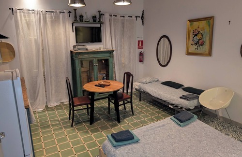 Sant Adria de Besos Appartement | 1920 Studio3 WiFi, AC, Kitchen, Bathroom, TV, Washing Machine, Nespresso MicroWa