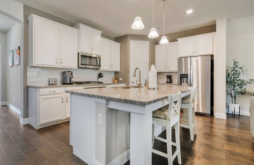 Fort Worth Maison | 3/2 | Short Drive to Stockyards| Patio | BBQ grill