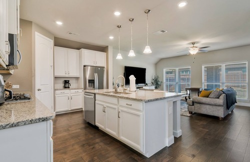 Fort Worth Maison | 3/2 | Short Drive to Stockyards| Patio | BBQ grill