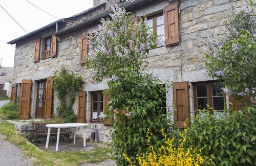 Peyre-en-Aubrac Maison | Location 3/4 pers à Grandviala
